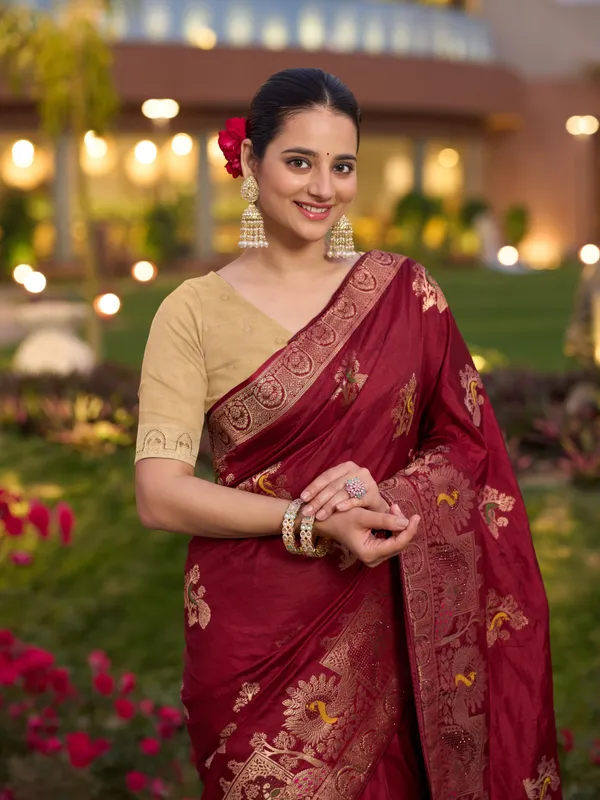 Maroon_Gharchola_Saree_In_Pure_Dola_Silk_With_Zari_Weaving_For_Women