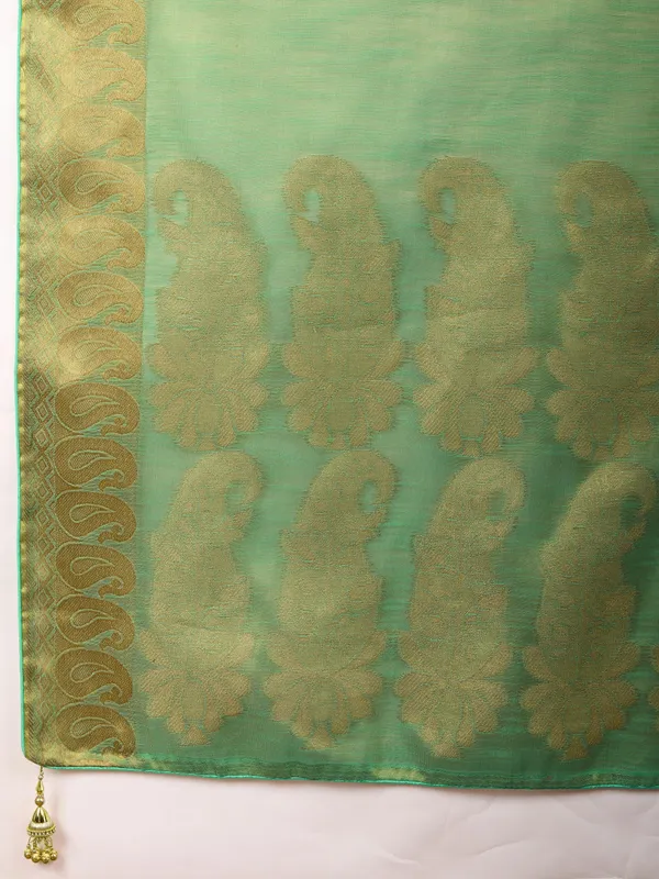 Pastel_Green_Linen_Tissue_With_Golden_Zari_Weaving_Designer_Blouse_&_Tassels_Saree