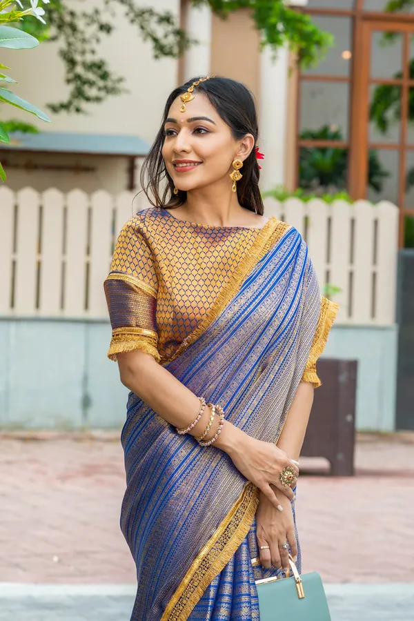 Royal_Blue_&_Gold_Mysore_Brocade_Silk_With_Triple_Jari_Weaving_&_Dual_Lace_Work_Saree