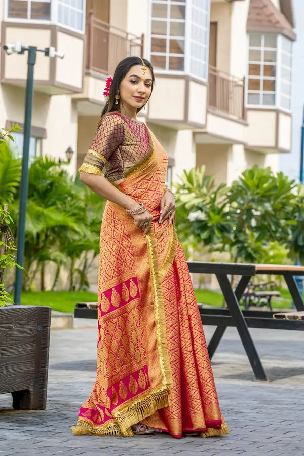 Peachy_Orange_&_Golden_Red_Mysore_Brocade_Silk_With_Triple_Jari_Weaving_&_Dual_Lace_Work_Saree