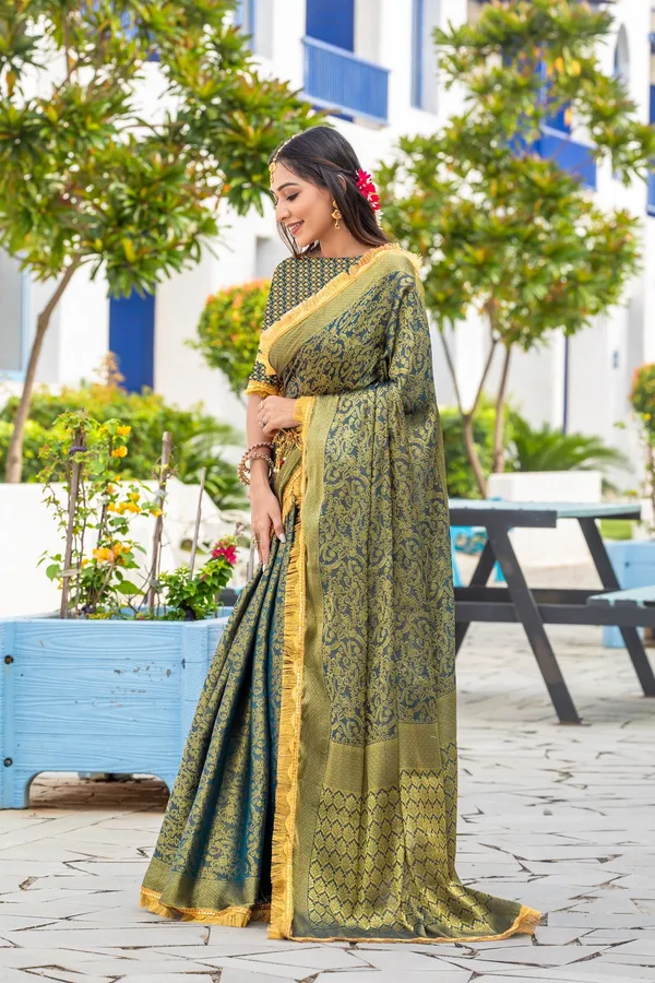 Royal_Green_&_Gold_Mysore_Brocade_Silk_With_Triple_Jari_Weaving_&_Dual_Lace_Work_Saree_For_Women