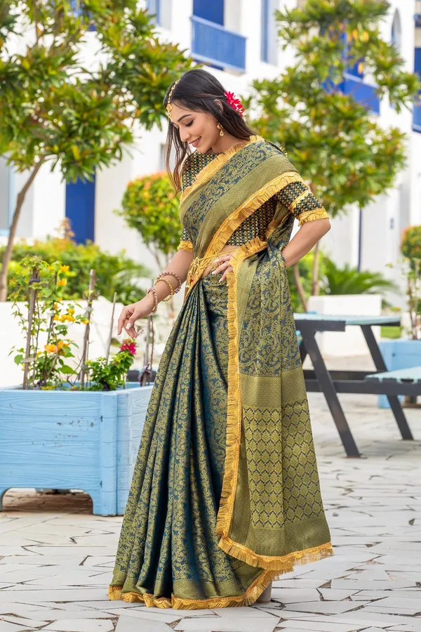 Royal_Green_&_Gold_Mysore_Brocade_Silk_With_Triple_Jari_Weaving_&_Dual_Lace_Work_Saree_For_Women