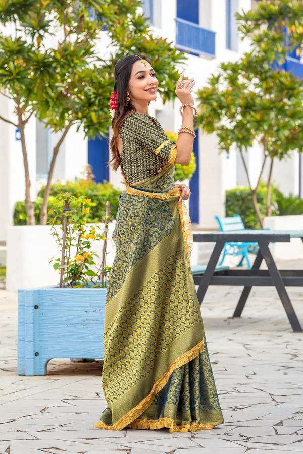 Royal_Green_&_Gold_Mysore_Brocade_Silk_With_Triple_Jari_Weaving_&_Dual_Lace_Work_Saree_For_Women