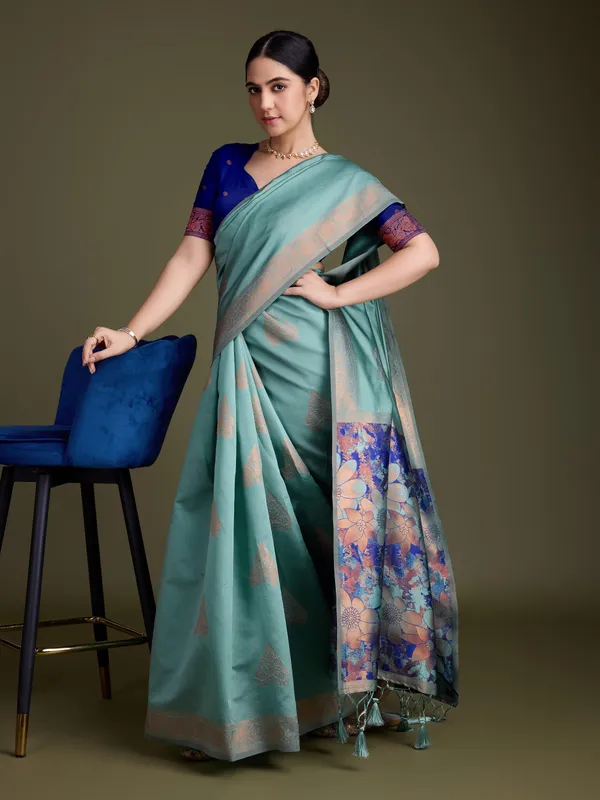 Blue_&_Green_Shiny_Dark_Soft_Banarasi_Silk_With_Fancy_Digital_Woven_Pallu_&_Navy_Blouse_Saree_For_Women