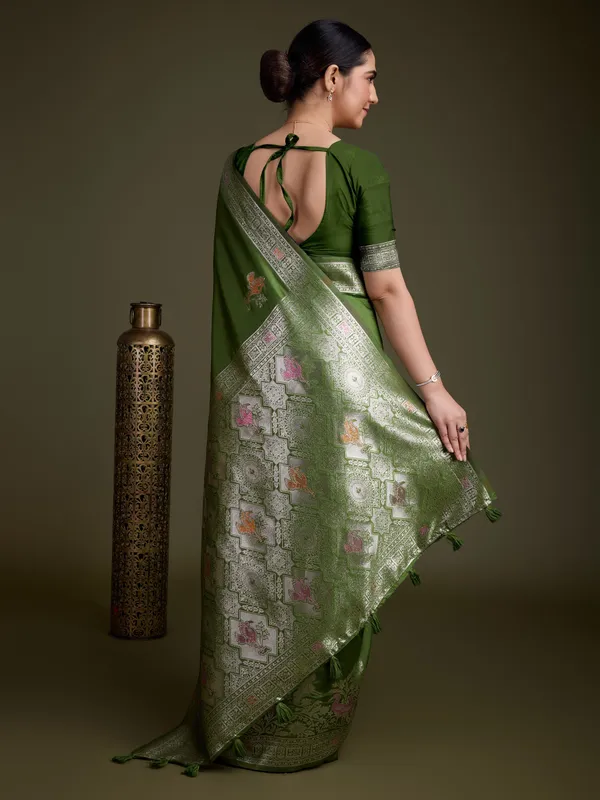 Regal_Bottle_Green_Soft_Silk_Saree_with_Silver_Meenakari_Zari_&_Floral_Weaving