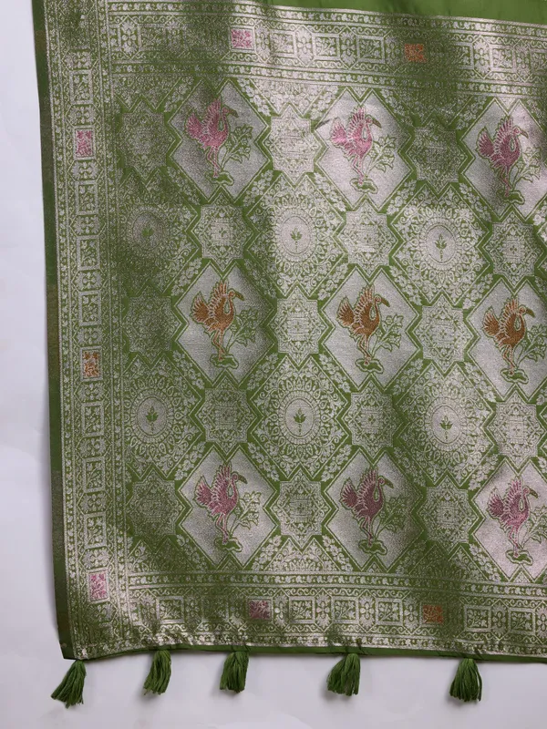 Regal_Bottle_Green_Soft_Silk_Saree_with_Silver_Meenakari_Zari_&_Floral_Weaving