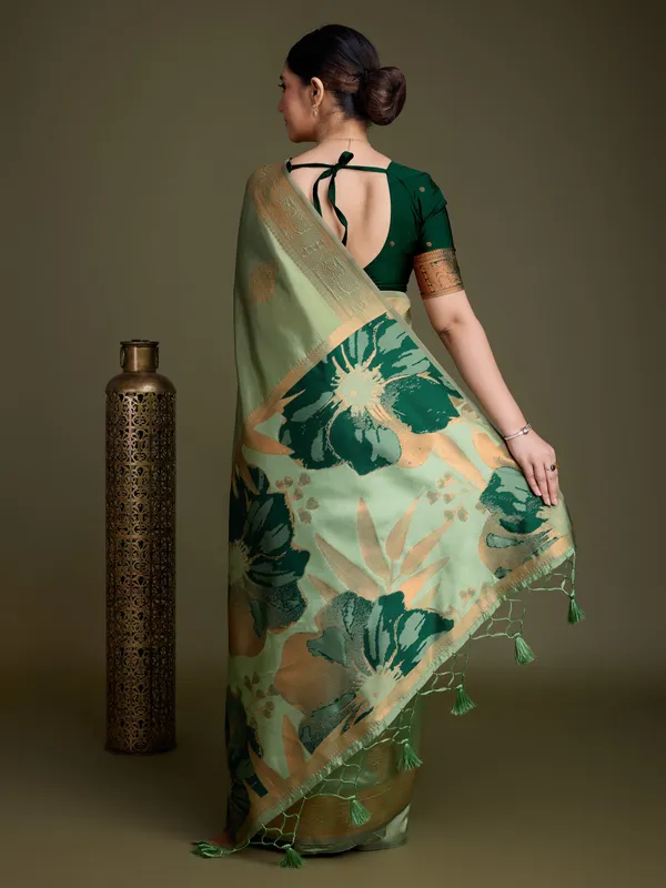 Green_Elegant_Soft_Banarasi_Silk_With_Fancy_Digital_Woven_Pallu_Saree_For_Women