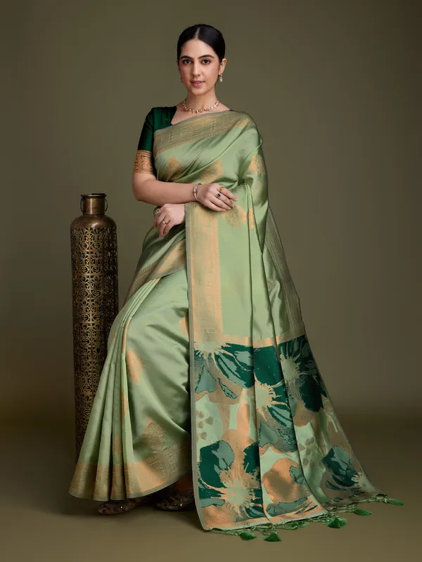 Green_Elegant_Soft_Banarasi_Silk_With_Fancy_Digital_Woven_Pallu_Saree_For_Women