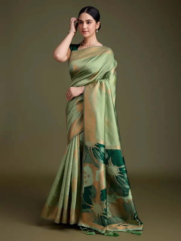 Green_Elegant_Soft_Banarasi_Silk_With_Fancy_Digital_Woven_Pallu_Saree_For_Women