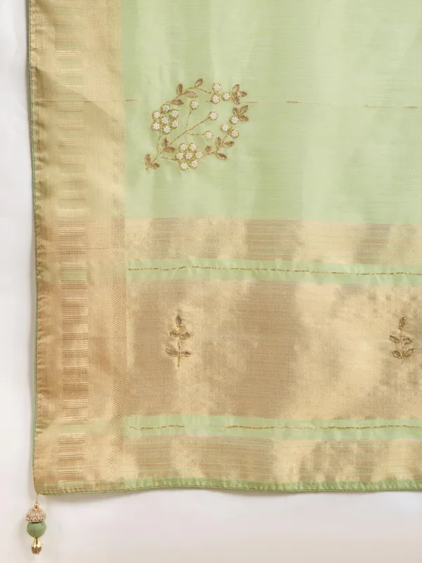 Pastel_Green_Saree_with_Golden_Zari_Border_For_Women