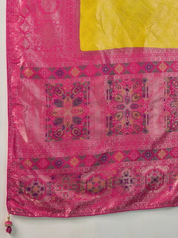 Mustard_Yellow_Kanjivaram_Soft_Silk_Saree_With_Rani_Pink_Zari_Border_&_Meenakari_Pallu_For_Women