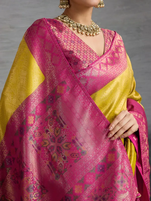 Mustard_Yellow_Kanjivaram_Soft_Silk_Saree_With_Rani_Pink_Zari_Border_&_Meenakari_Pallu_For_Women
