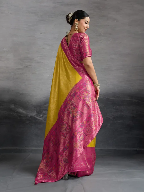 Mustard_Yellow_Kanjivaram_Soft_Silk_Saree_With_Rani_Pink_Zari_Border_&_Meenakari_Pallu_For_Women