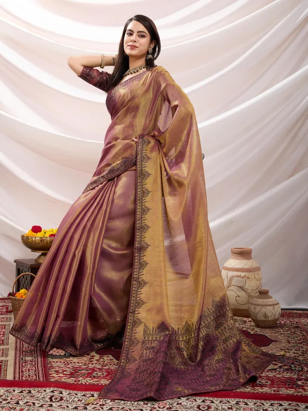 Dual_Tone_Gold_&_Plum_Linen_Tissue_With_Black_Thread_&_Zari_Weaving,_Designer_Pallu_&_Tassels_Saree