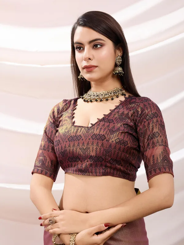 Dual_Tone_Gold_&_Plum_Linen_Tissue_With_Black_Thread_&_Zari_Weaving,_Designer_Pallu_&_Tassels_Saree