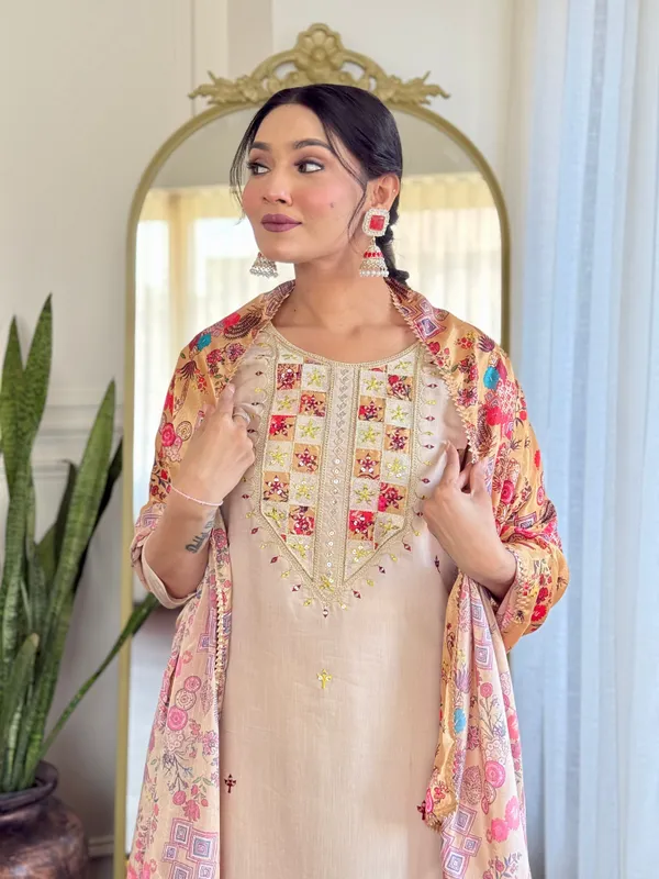 Beige_Women_Kurti_With_Pant_&_Dupatta_For_Women