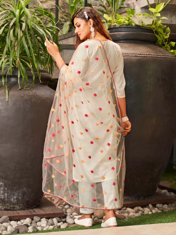 Cream_Viscose_Embroidered_Straight_Kurta_With_Viscose_Pant_And_Net_Dupatta_Sets_For_Women
