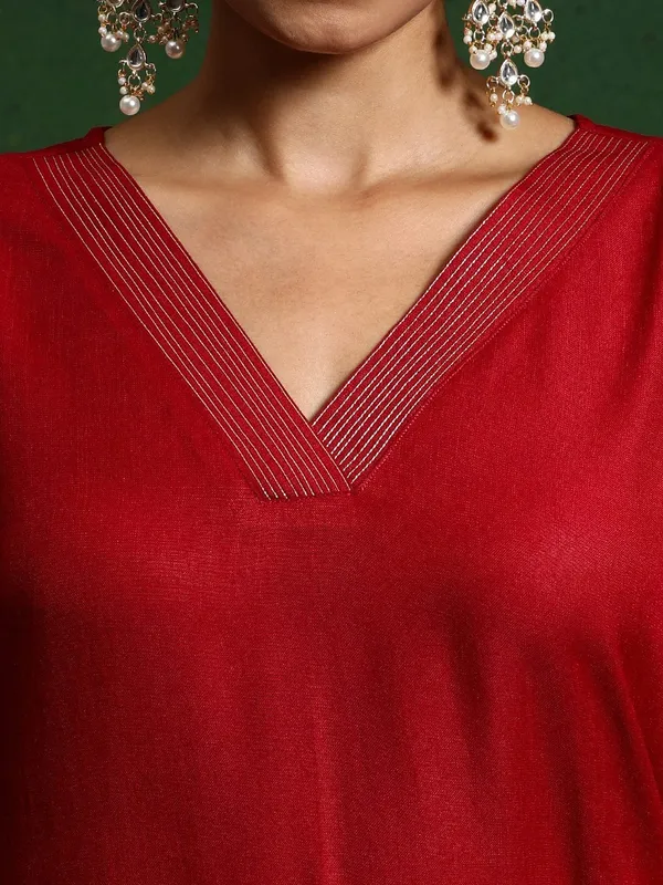 Crimson_Red_Chanderi_Silk_Kurti_with_Chanderi_Silk_Pant_with_Organza_Contrast_Striped_Dupatta"