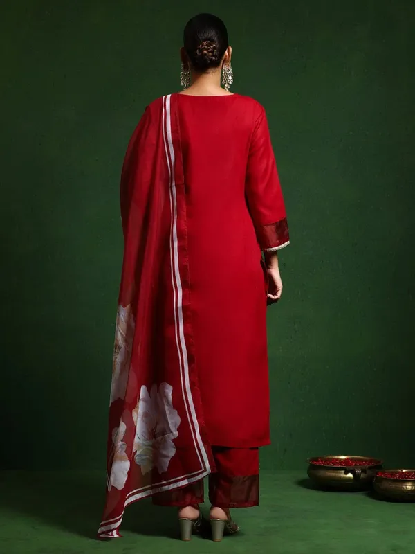 Crimson_Red_Chanderi_Silk_Kurti_with_Chanderi_Silk_Pant_with_Organza_Contrast_Striped_Dupatta"