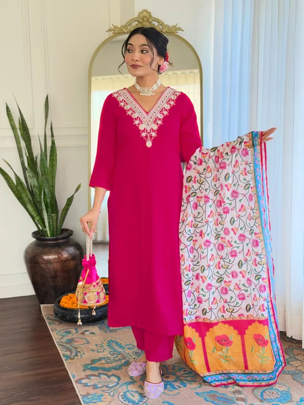 Pink_Kurti_With_Pant_&_Dupatta_For_Women