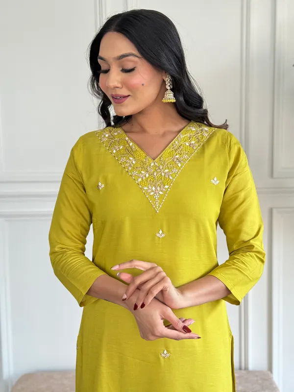 Lemon_Yellow_Rayon_Slub_Embroidered_Straight_Kurta_With_Rayon_Slub_Pant_And_Pure_Organza_Printed_Dupatta_Sets_For_Women