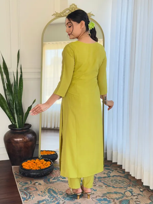 Lime_Bsy_Viscose_Embroidered_Straight_Kurta_With_Bsy_Viscose_Pant_And_Viscose_Jacquard_Printed_Dupatta_Sets_For_Women
