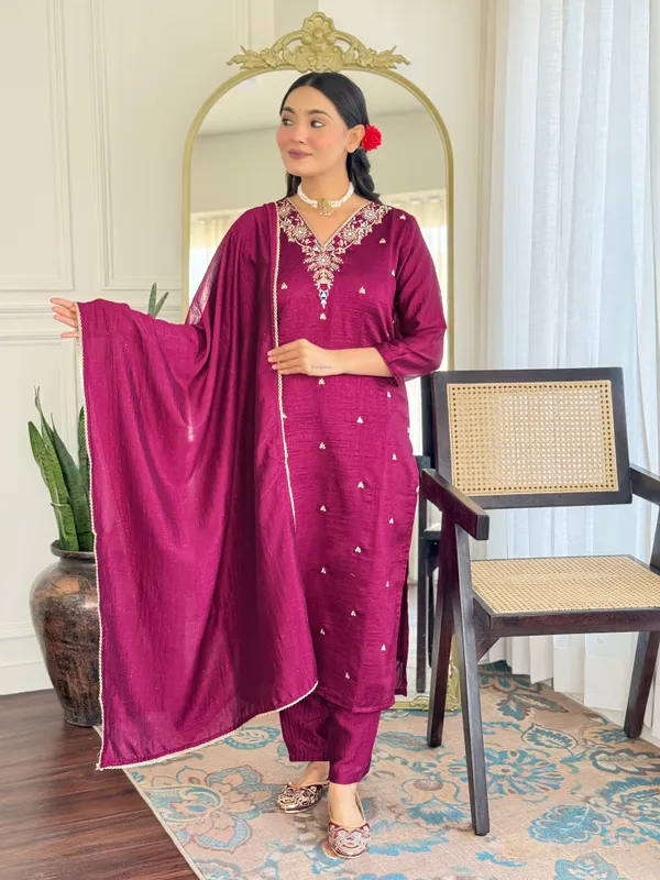 Maroon_Vichitra_Silk_Embroidered_Straight_Kurta_With_Vichitra_Silk_Pant_And_Dupatta_Sets_For_Women