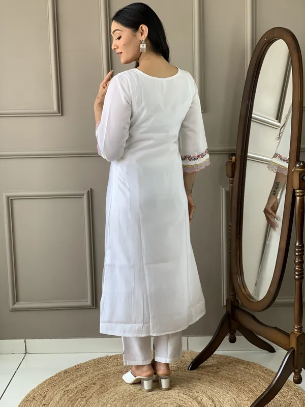 Off_White_Chanderi_Silk_Embroidered_Straight_Kurta_With_Pant_And_Printed_Dupatta_Sets_For_Women