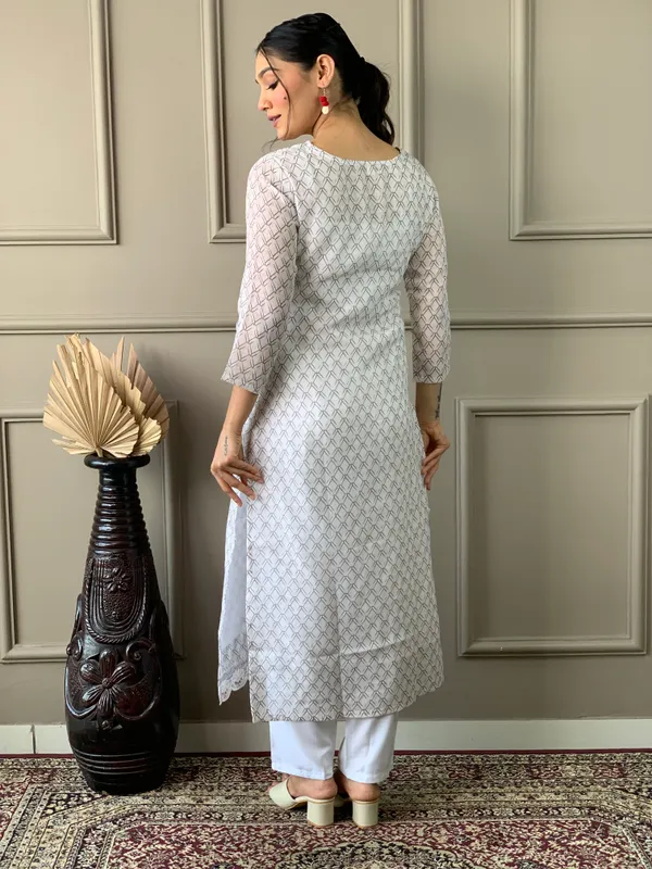 Off_White_Linen_Cotton_Embroidered_Straight_Kurta_With_Pant_And_Printed_Dupatta_Sets_For_Women