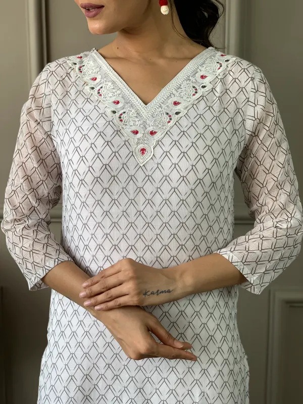 Off_White_Linen_Cotton_Embroidered_Straight_Kurta_With_Pant_And_Printed_Dupatta_Sets_For_Women