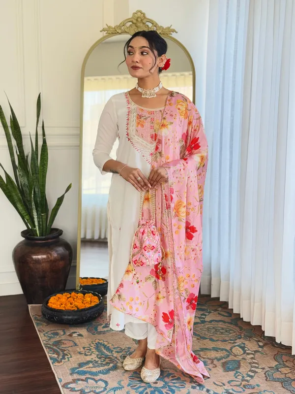 Off_White_Rayon_With_Inner_Embroidered_Straight_Kurta_With_Rayon_Pant_And_Silk_Chiffon_Laced_Dupatta_Sets_For_Women