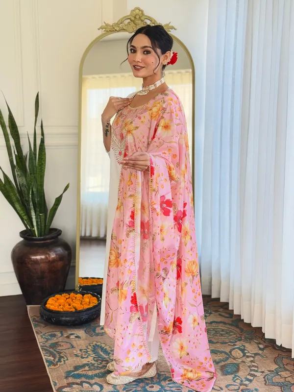 Off_White_Rayon_With_Inner_Embroidered_Straight_Kurta_With_Rayon_Pant_And_Silk_Chiffon_Laced_Dupatta_Sets_For_Women