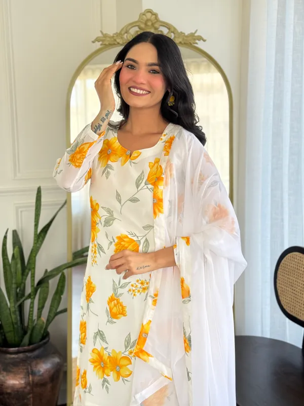 Off_White_Georgette_Printed_Kurta_With_Pant_And_Dupatta_Sets_For_Women