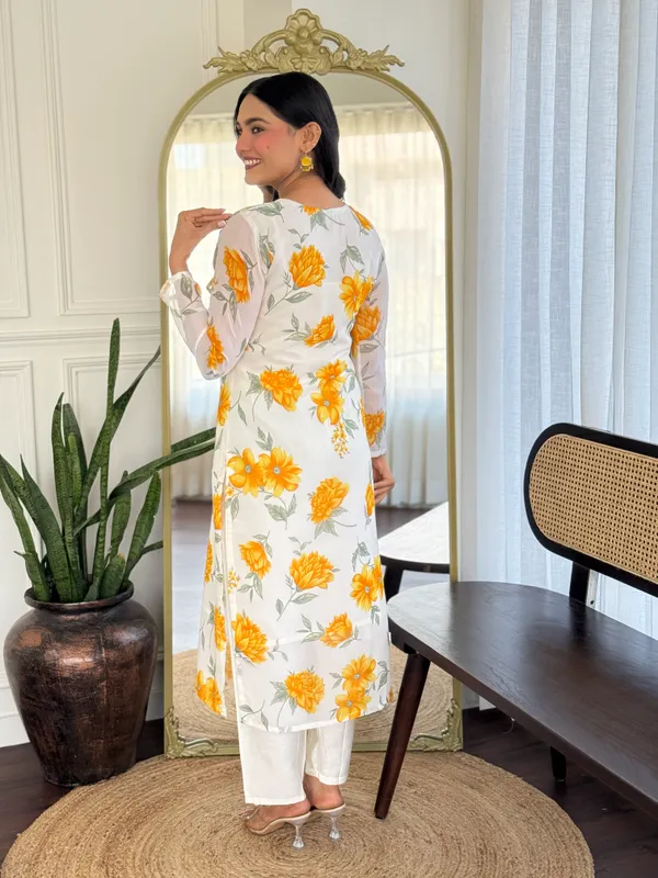 Off_White_Georgette_Printed_Kurta_With_Pant_And_Dupatta_Sets_For_Women