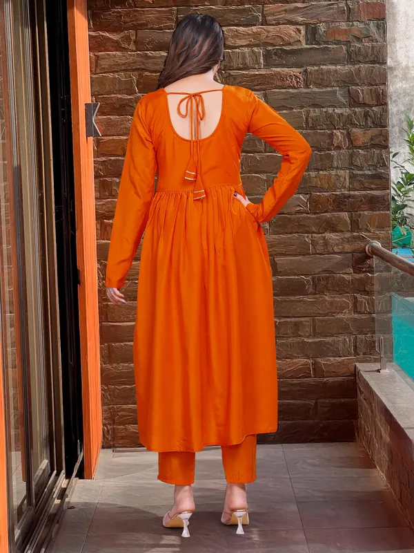 Orange_Muslin_Kurta_With_Muslin_Pant_And_Chinnon_Dupatta_Sets_For_Women