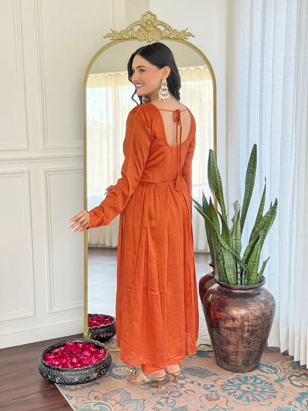 Orange_Muslin_Kurta_With_Muslin_Pant_And_Chinnon_Dupatta_Sets_For_Women