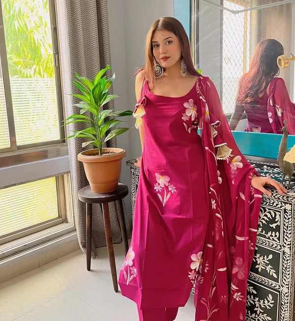 Pink_Georgette_Kurta_With_Pant_And_Dupatta_Sets_For_Women