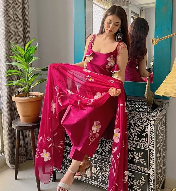 Pink_Georgette_Kurta_With_Pant_And_Dupatta_Sets_For_Women