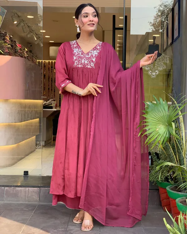 Pink_Viscose_Embroidered_Kurta_With_Viscose_Pant_And_Nazmeen_Dupatta_Sets_For_Women
