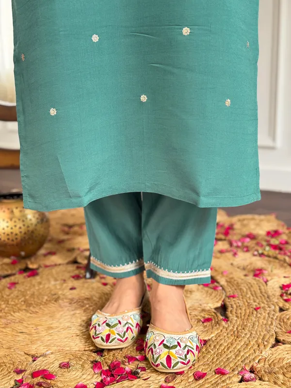 Sea_Green_Viscose_Chanderi_Embroidered_Straight_Kurta_With_Viscose_Pant_And_Linen_Dupatta_Sets_For_Women