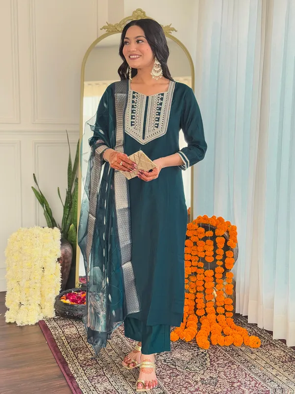 Teal_Bsy_Viscose_Embroidered_Straight_Kurta_With_Bsy_Viscose_Pant_And_Organza_Jacquard_Dupatta_Sets_For_Women