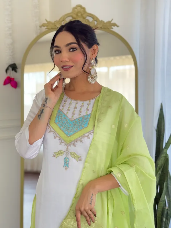 Whiteviscose_Chanderi_Embroidered_Straight_Kurta_With_Viscose_Pant_And_Jacquard_Dupatta_Sets_For_Women