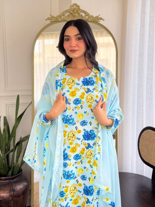 White_Georgette_Printed_Kurta_With_Pant_And_Dupatta_Sets_For_Women