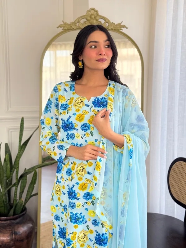 White_Georgette_Printed_Kurta_With_Pant_And_Dupatta_Sets_For_Women