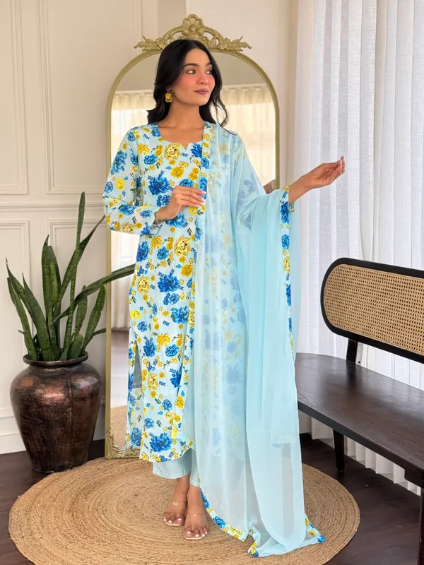White_Georgette_Printed_Kurta_With_Pant_And_Dupatta_Sets_For_Women
