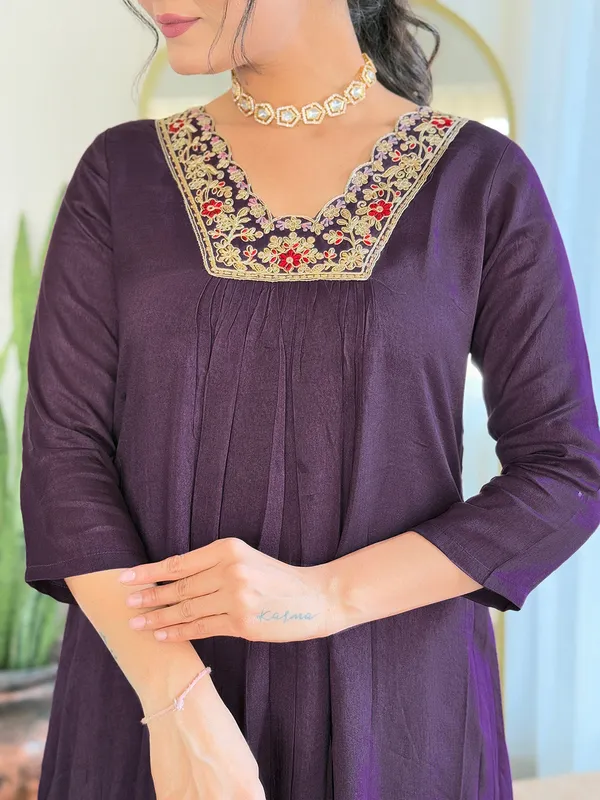 Wine_Bsy_Viscose_Embroidered_Flet_Kurta_With_Bsy_Viscose_Pant_And_Taby_Printed_Laced_Dupatta_Sets_For_Women