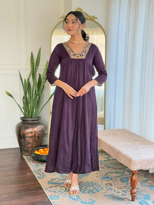 Wine_Bsy_Viscose_Embroidered_Flet_Kurta_With_Bsy_Viscose_Pant_And_Taby_Printed_Laced_Dupatta_Sets_For_Women