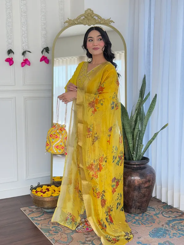 Yellow_Rayon_With_Inner_Embroidered_Straight_Kurta_With_Rayon_Pant_And_Jacquard_Dupatta_Sets_For_Women
