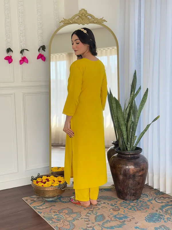 Yellow_Rayon_With_Inner_Embroidered_Straight_Kurta_With_Rayon_Pant_And_Jacquard_Dupatta_Sets_For_Women