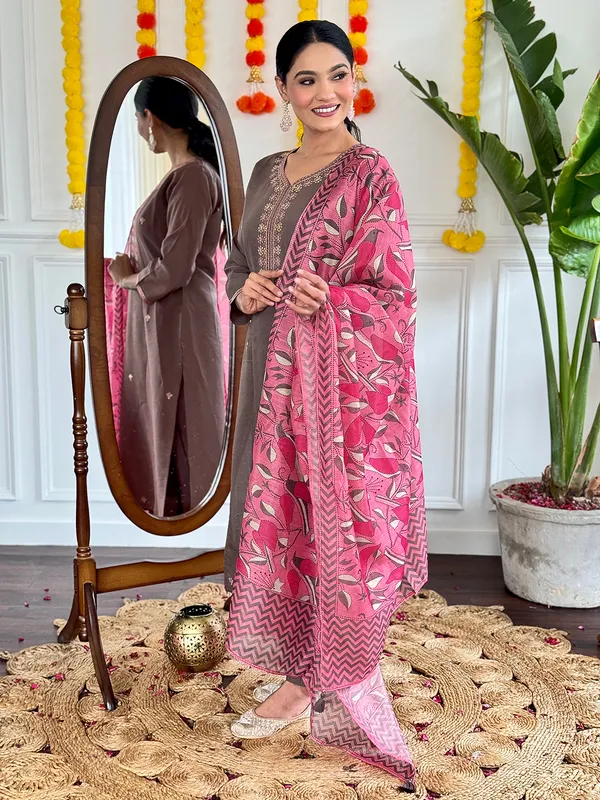 Brown_Viscose_Chanderi_Embroidered_Straight_Kurta_With_Viscose_Pant_And_Linen_Dupatta_Sets_For_Women